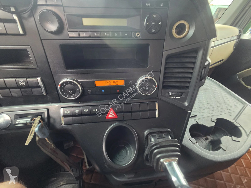Тягач Mercedes 1845