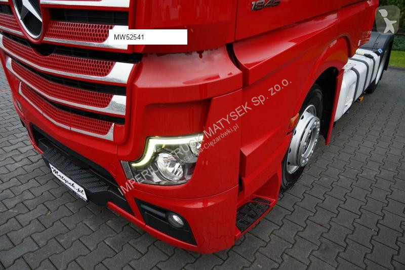 Тягач Mercedes ACTROS 1845