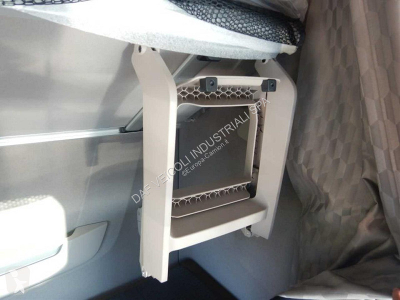 DAF + 530 FT 4X2 tractor unit