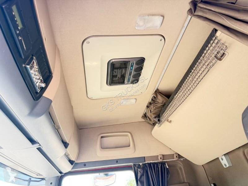 جرار Scania 520