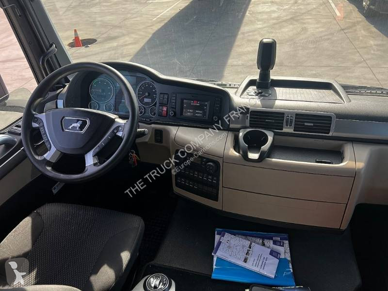 Traktor MAN 18.460