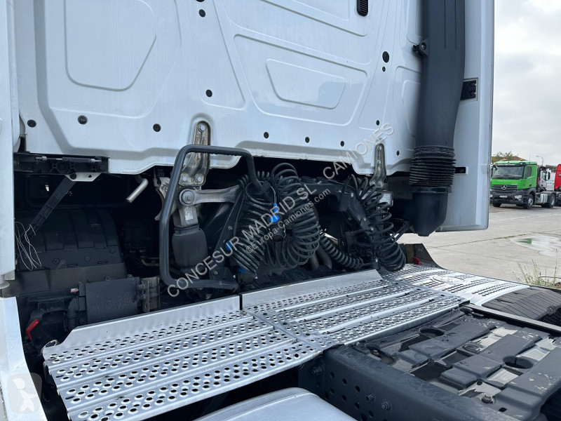 Mercedes  1851 LS tractor unit