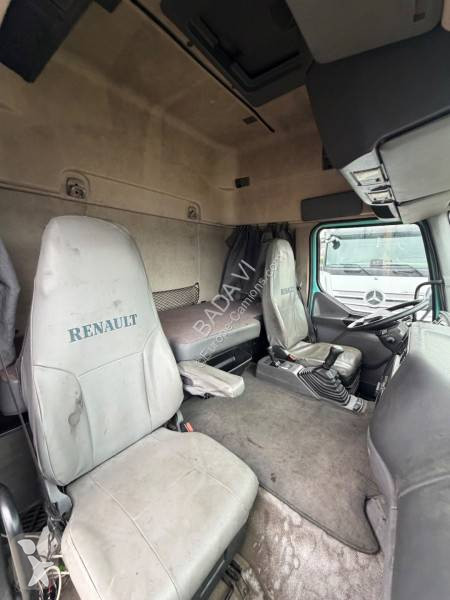 Renault 420 DCI tractor unit