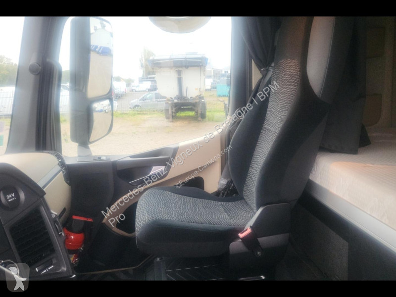 Mercedes II 1842 StreamSpace 2.3m 6 tractor unit