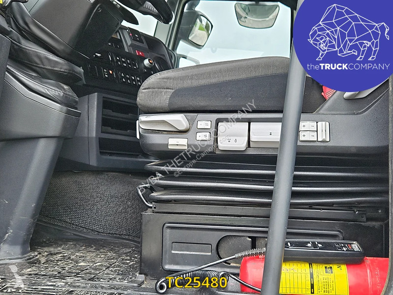Renault T 520 tractor unit