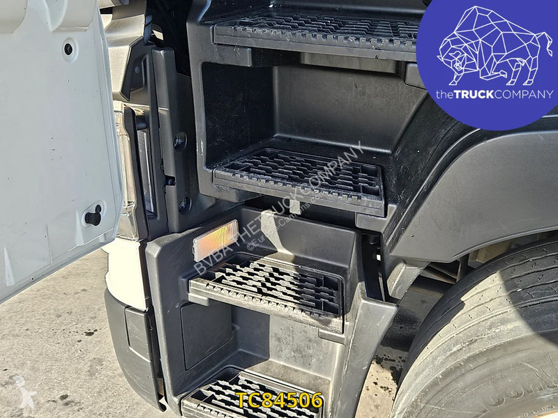Renault T 520 tractor unit