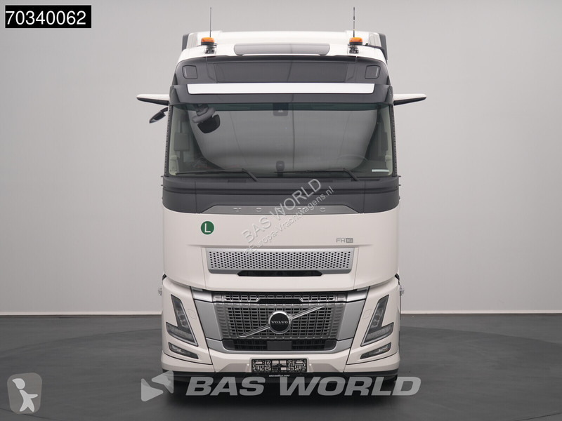 Volvo 700 FH 4X2 NEW! Retarder 2xTanks...