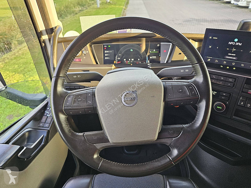 Volvo 500 XL tractor unit