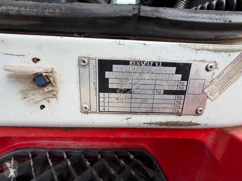 Renault 400 Tractor - Manual Gearbox - Sleeping...