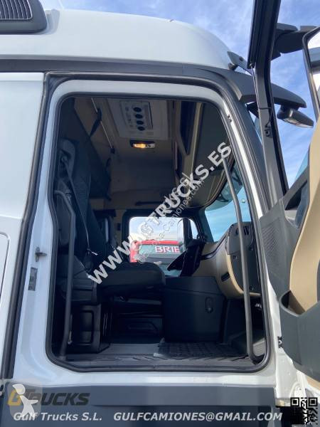 Traktor Mercedes 2551 LS