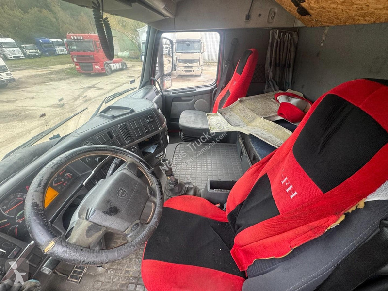 Traktor Volvo - 420 Globetrotter (MANUAL...