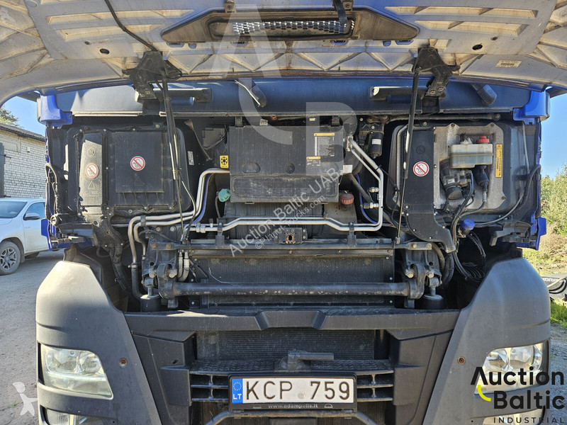 Traktor MAN 18.460
