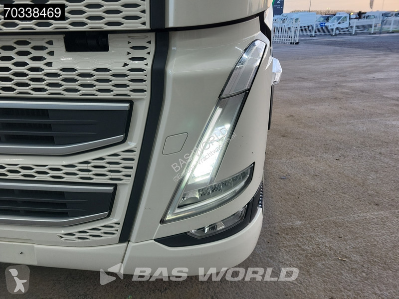 Tahač Volvo 500 4X2 XL 2x Tanks I-ParkCool ACC