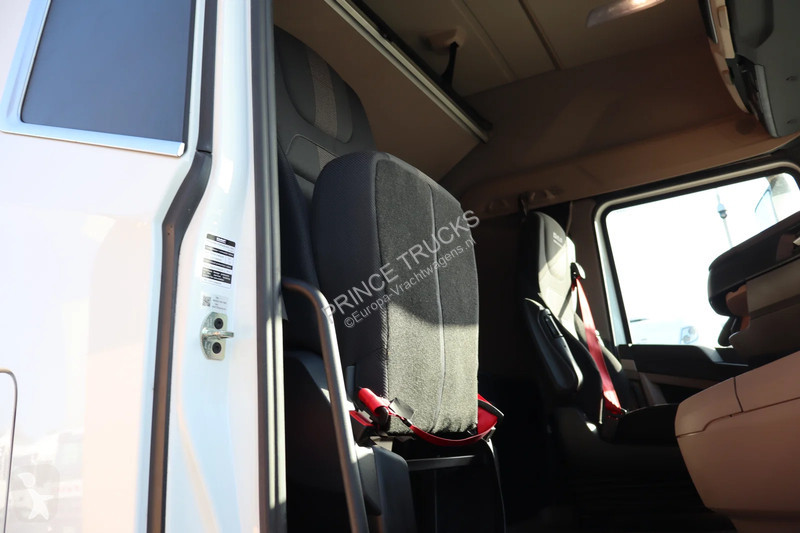 Traktor DAF * 530 *