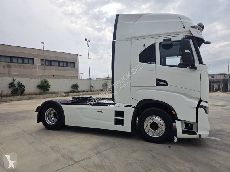 Traktor Iveco 570