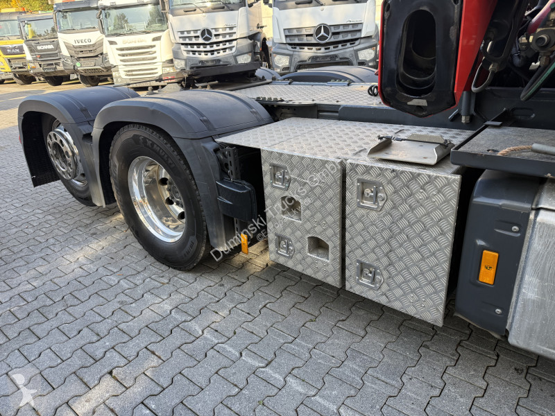 Nyergesvontató Mercedes MP5 2551 6X2 Kran Fassi...