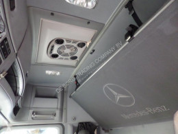 Просмотреть фотографии Тягач Mercedes Actros 3360