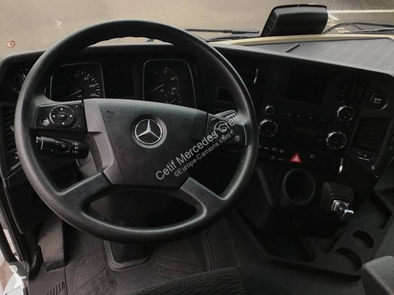 Traktor Mercedes
