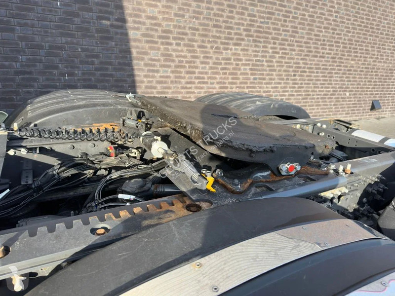Traktor Volvo 16750 6X4 XXL CABINE...