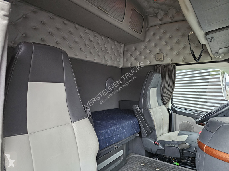 Trekker Volvo FH400 4X2 / SHOWTRUCK / SPECIAL /...