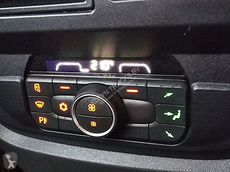 Tahač DAF 480 SPACECAB LED