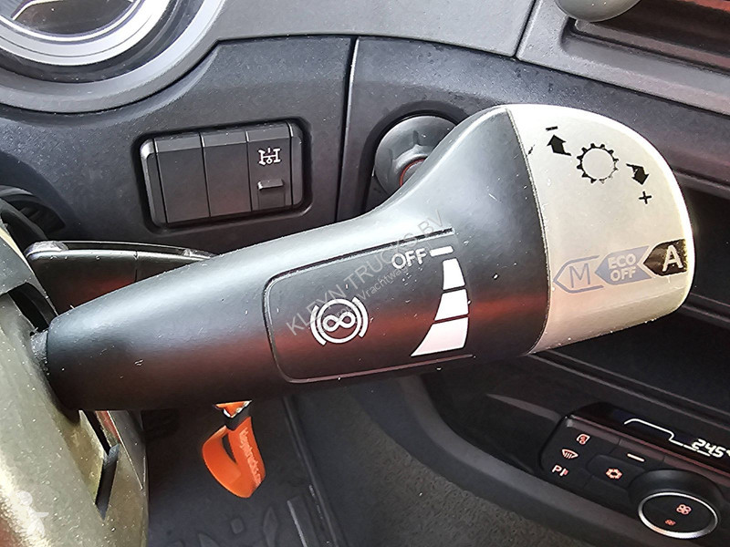 Traktor DAF 450 SPACECAB SKIRTS