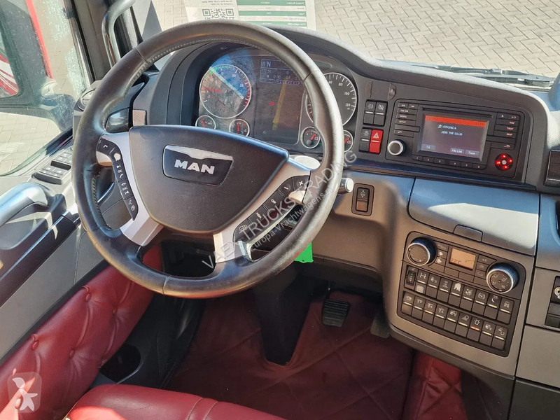 Traktor MAN 26.560 XXL 6x2/4 - Custom interior...
