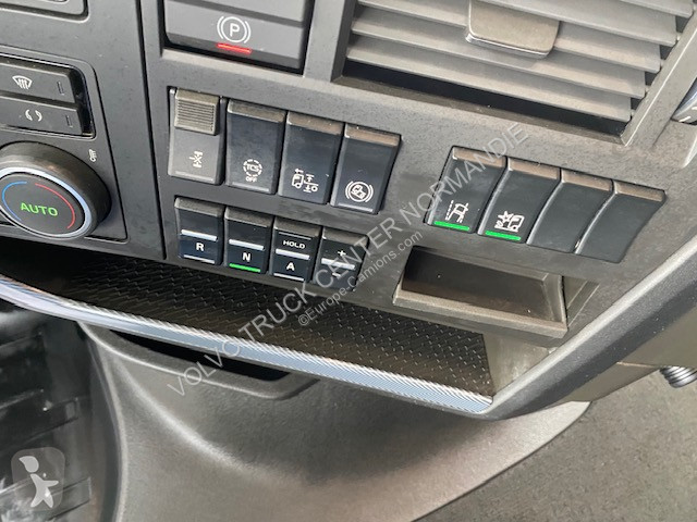 Traktor Volvo -500 GLOBE I-SAVE