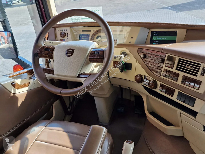 Tahač Volvo 13540 Lowroof 6x2 - Show truck -...