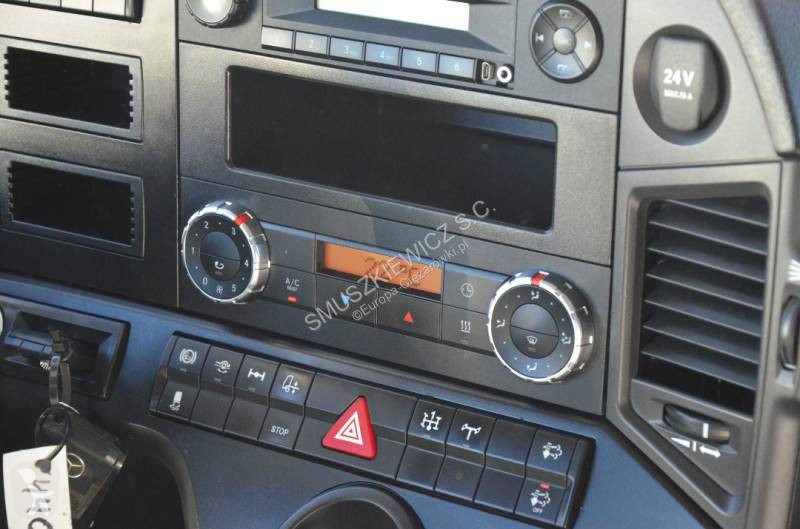 Traktor Mercedes