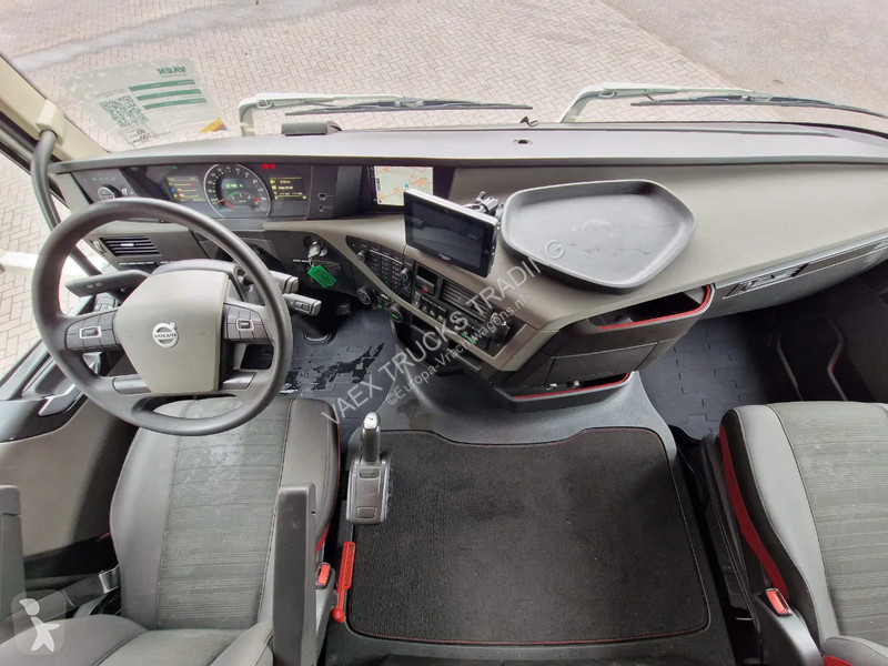 Traktor Volvo 13540 Globetrotter 4x2 - Custom...