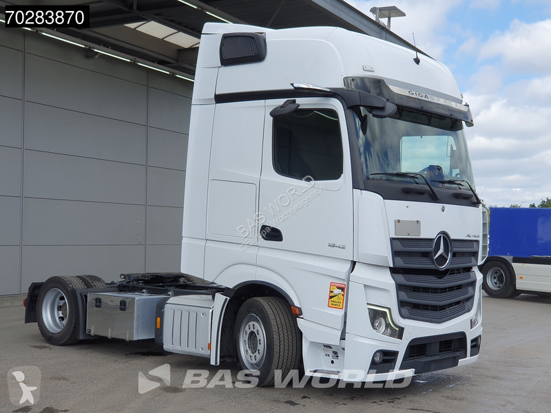 Tahač Mercedes 1842 4X2 Mega GigaSpace Retarder...