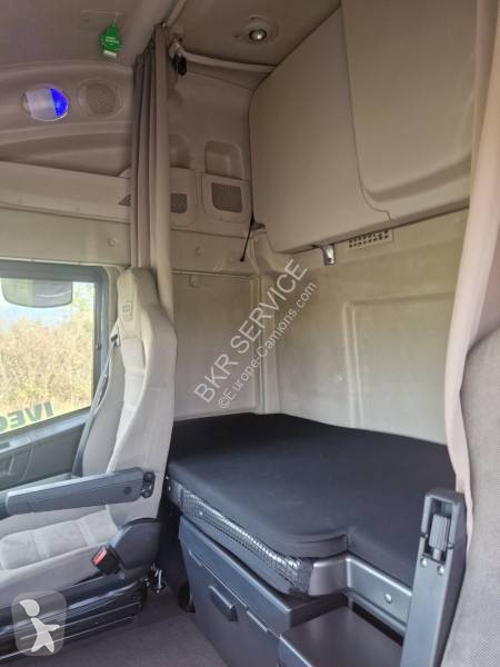 Tahač Iveco