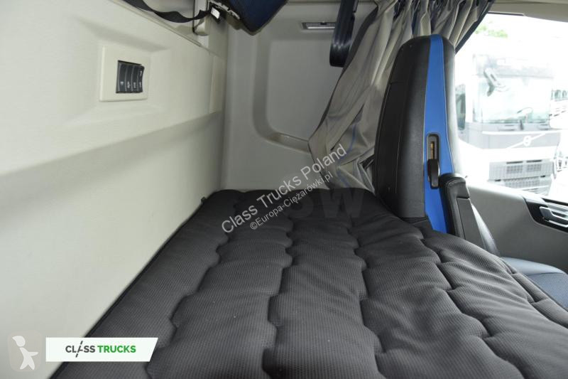 Tahač Volvo FH  Globetrotter XL i-Save Side Skirts