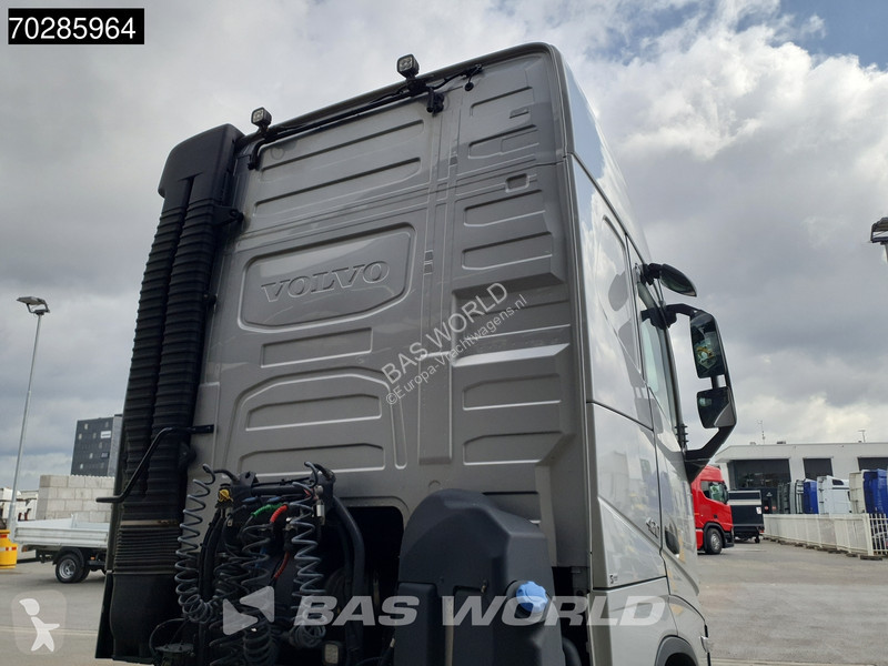 Traktor Volvo 420  4X2 Globetrotter Alcoa LED...