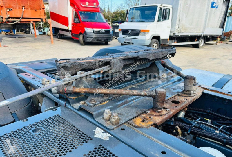 Tahač DAF XF 530