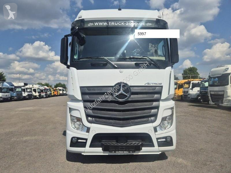 Traktor Mercedes
