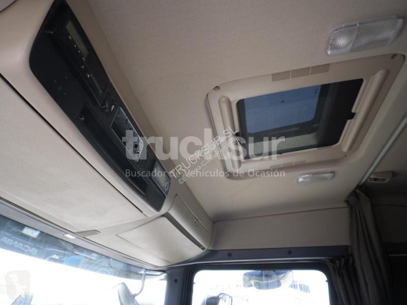 Traktor Scania 490