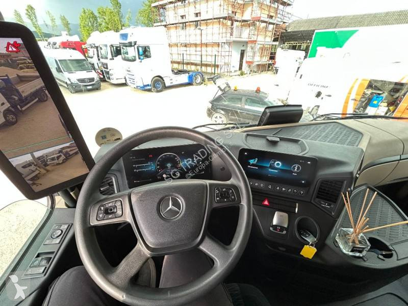 Traktor Mercedes