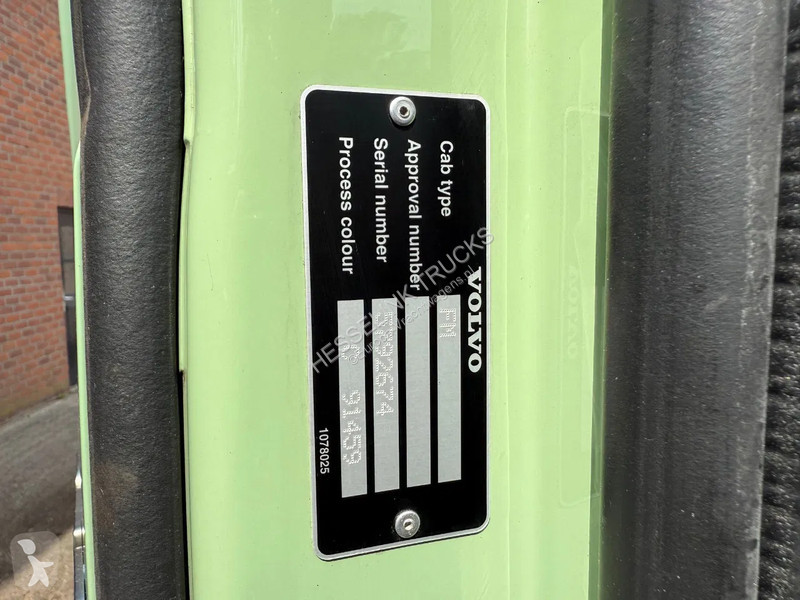 Tractor Volvo FM 370 Globetrotter XL Xenon Side...
