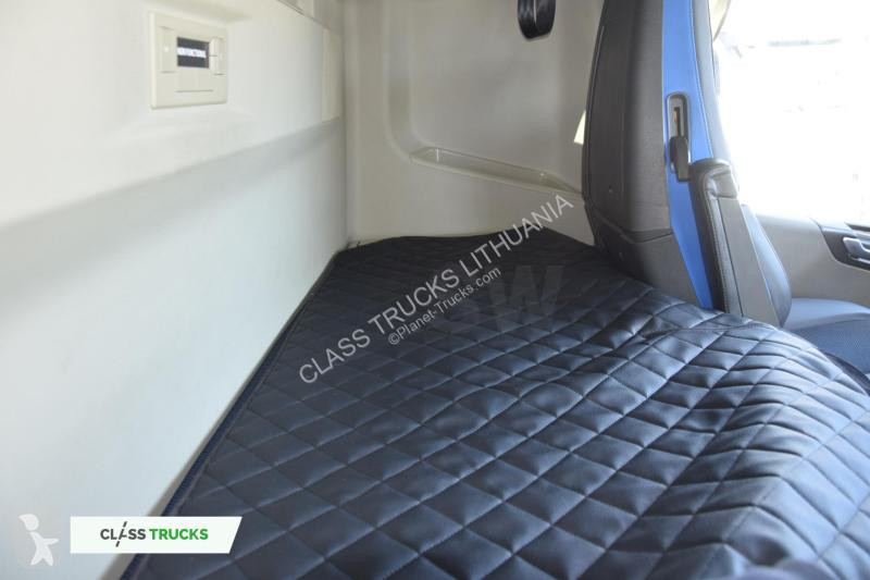 Traktor Volvo 500 Globetrotter XL Varios