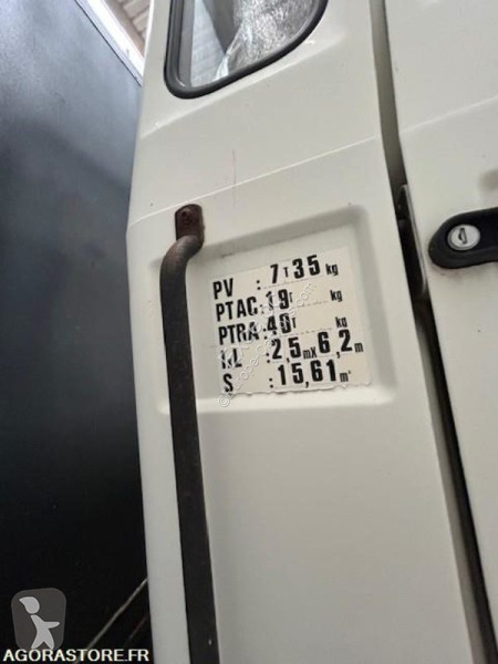 Traktor Renault C290
