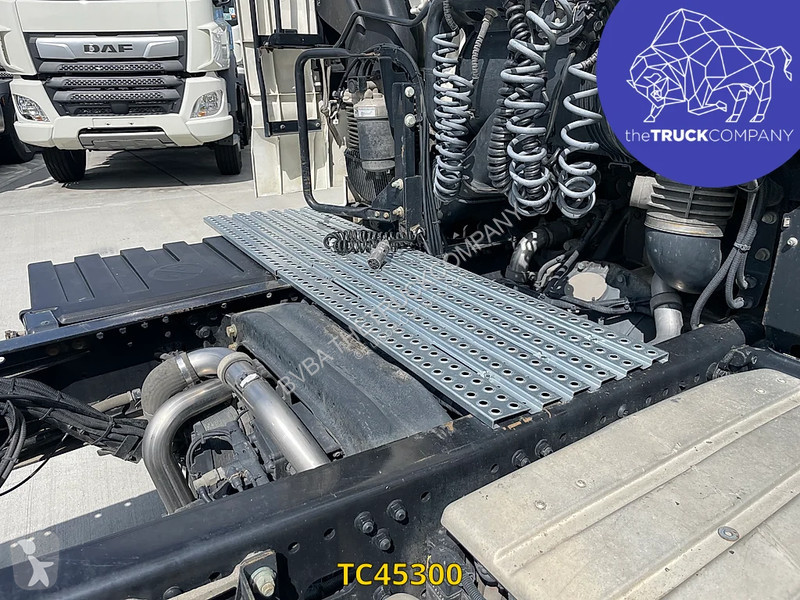 Traktor MAN 470