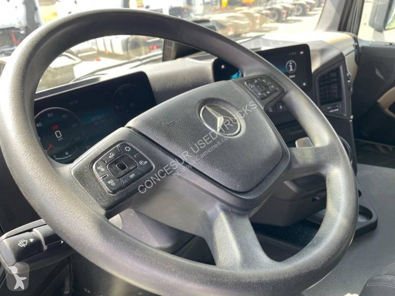 Traktor Mercedes