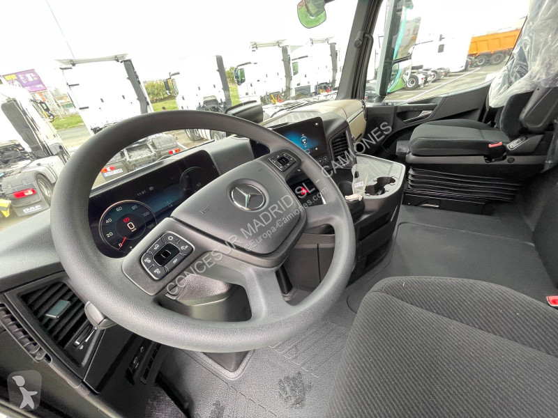 Traktor Mercedes  1851 LS