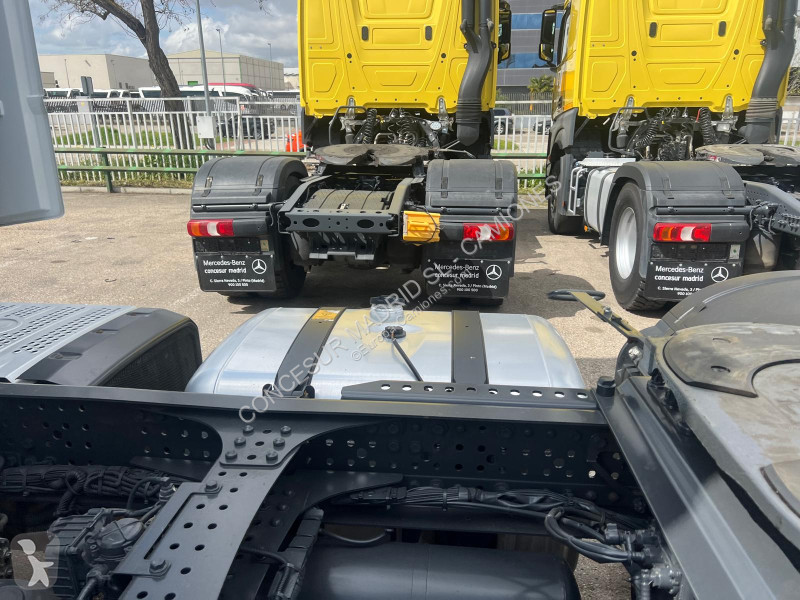 Traktor Mercedes  1851 LS