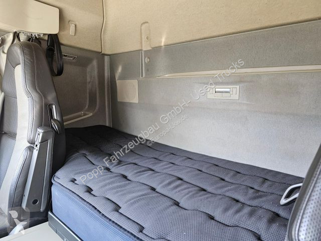 Tahač Volvo 500...