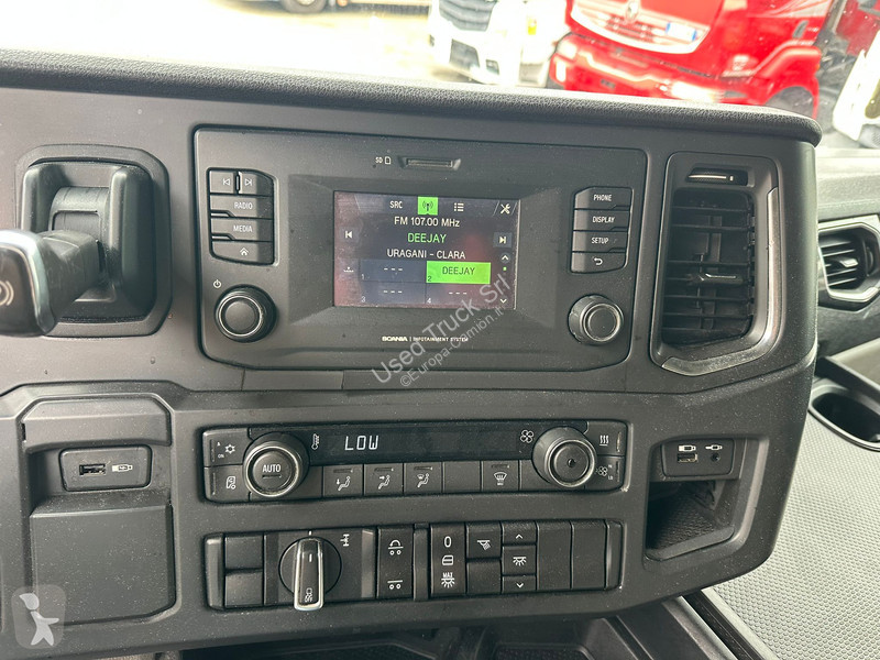 Traktor Scania 520