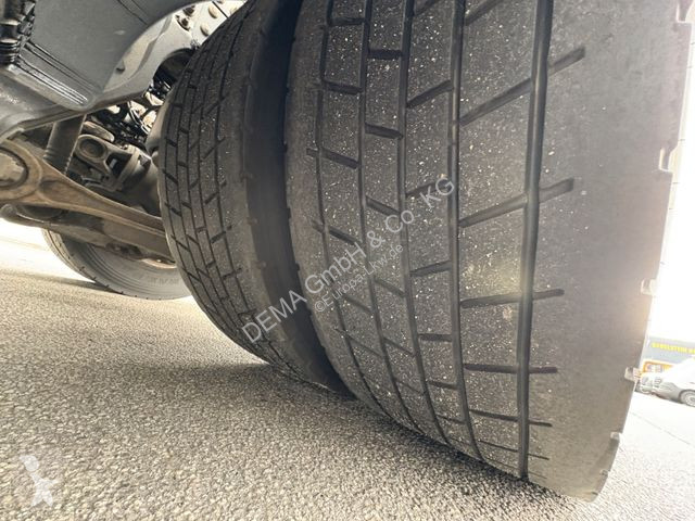 Tahač Volvo...