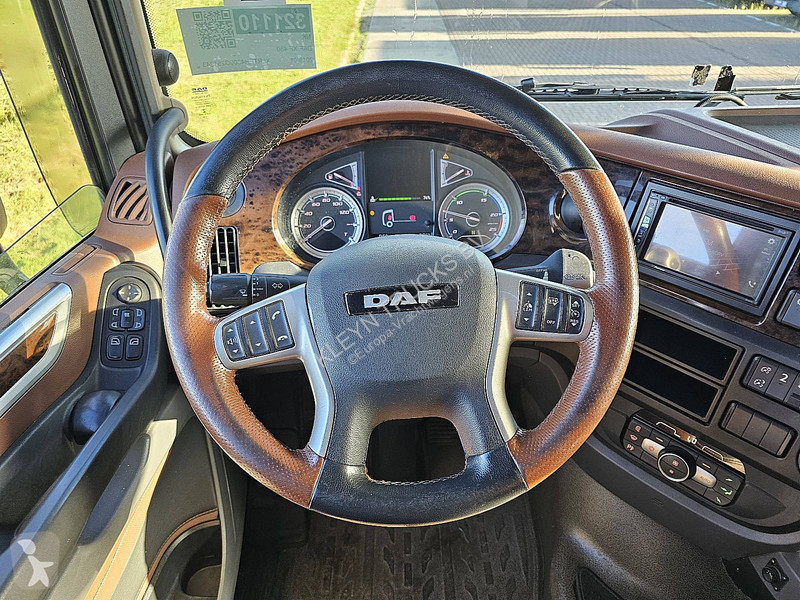 Traktor DAF 480 SSC LEATHER LED